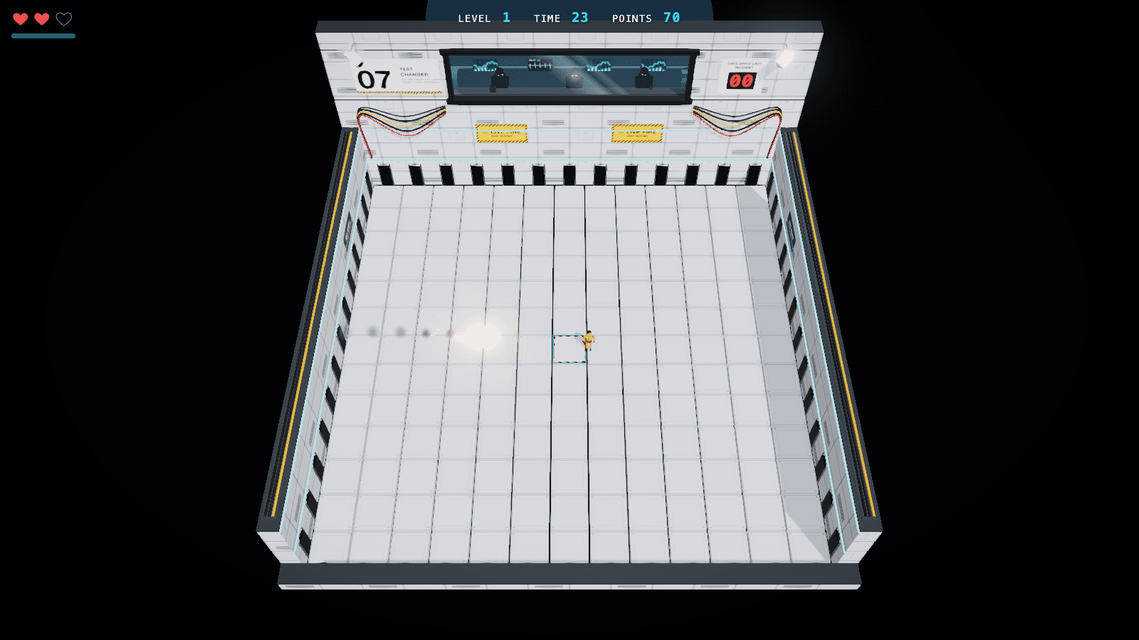 A fireball streaks across the test chamber toward the player during level 1. One of three hearts is lost and the points counter reads 70.